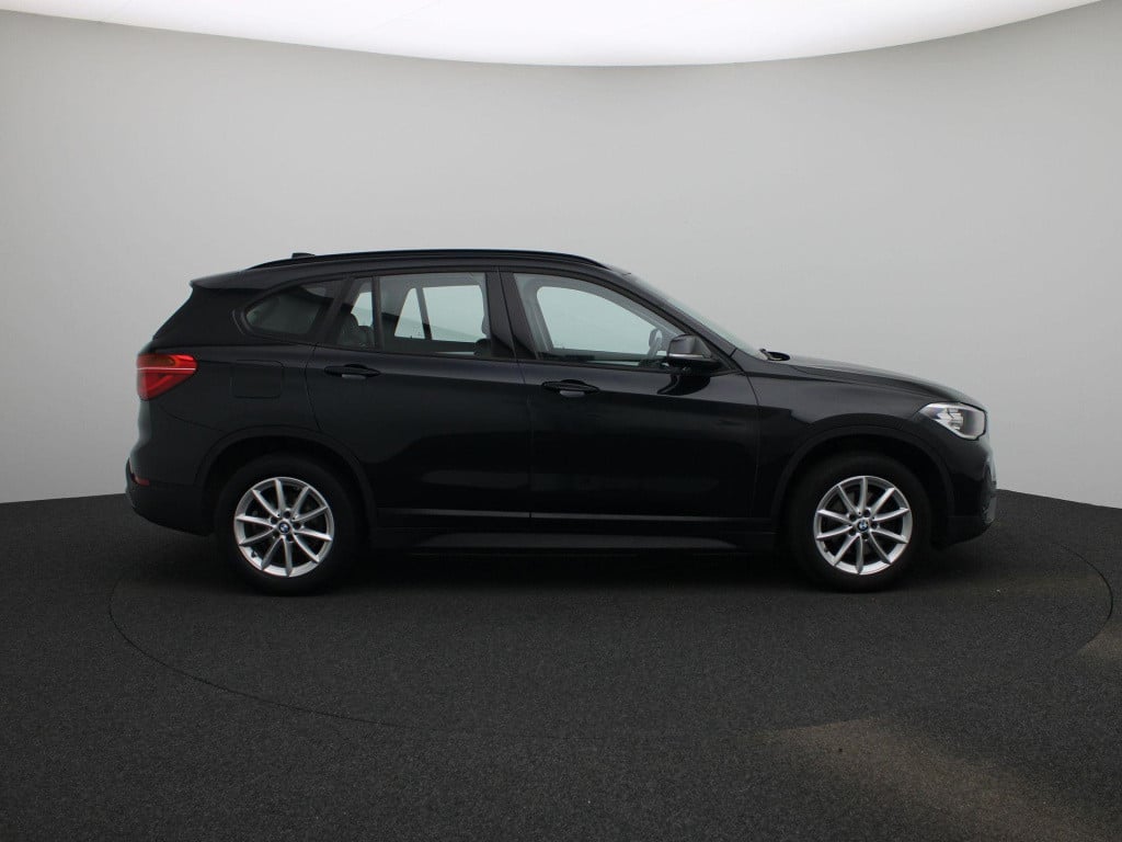 BMW X1 sdrive18i executive | automaat | navigatie | verwarmde stoelen | ele