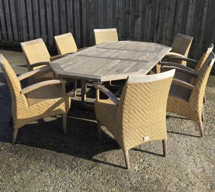 Mooi tuinset met 8 stoelen