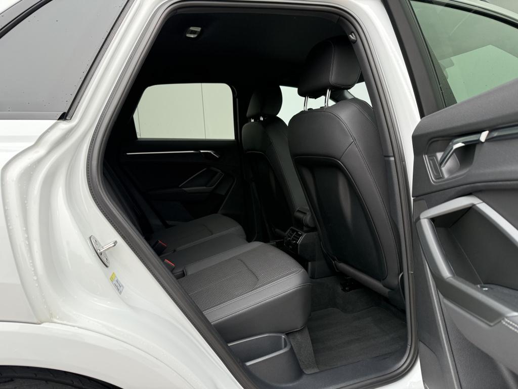 Audi Q3 45 tfsi e hybrid 245pk s edition | zwart optiek