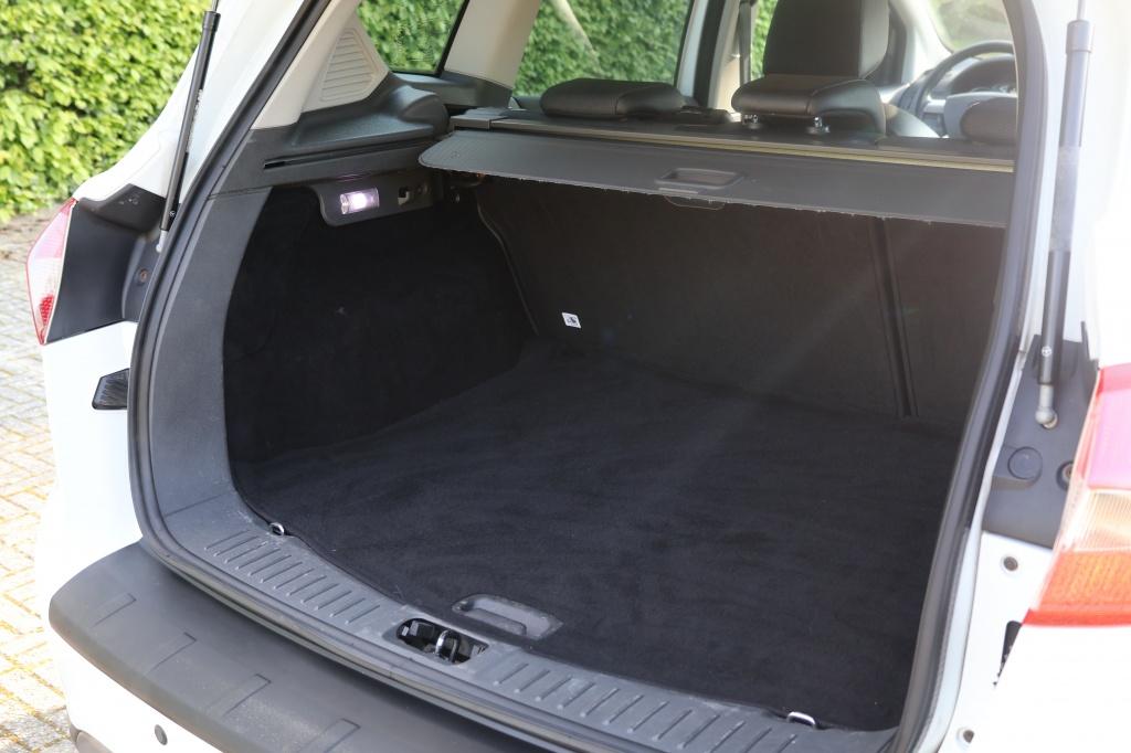 Ford Kuga 2.5 20v titanium|trekhaak|12 maanden bovag garantie|volledig rij