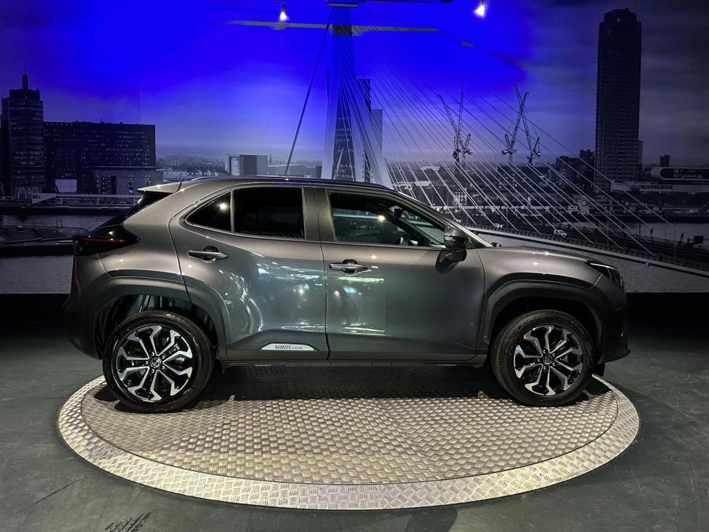 Toyota Yaris Cross 1.5 hybrid 130 dynamic *acc*winterpakket*camera*17inch*c