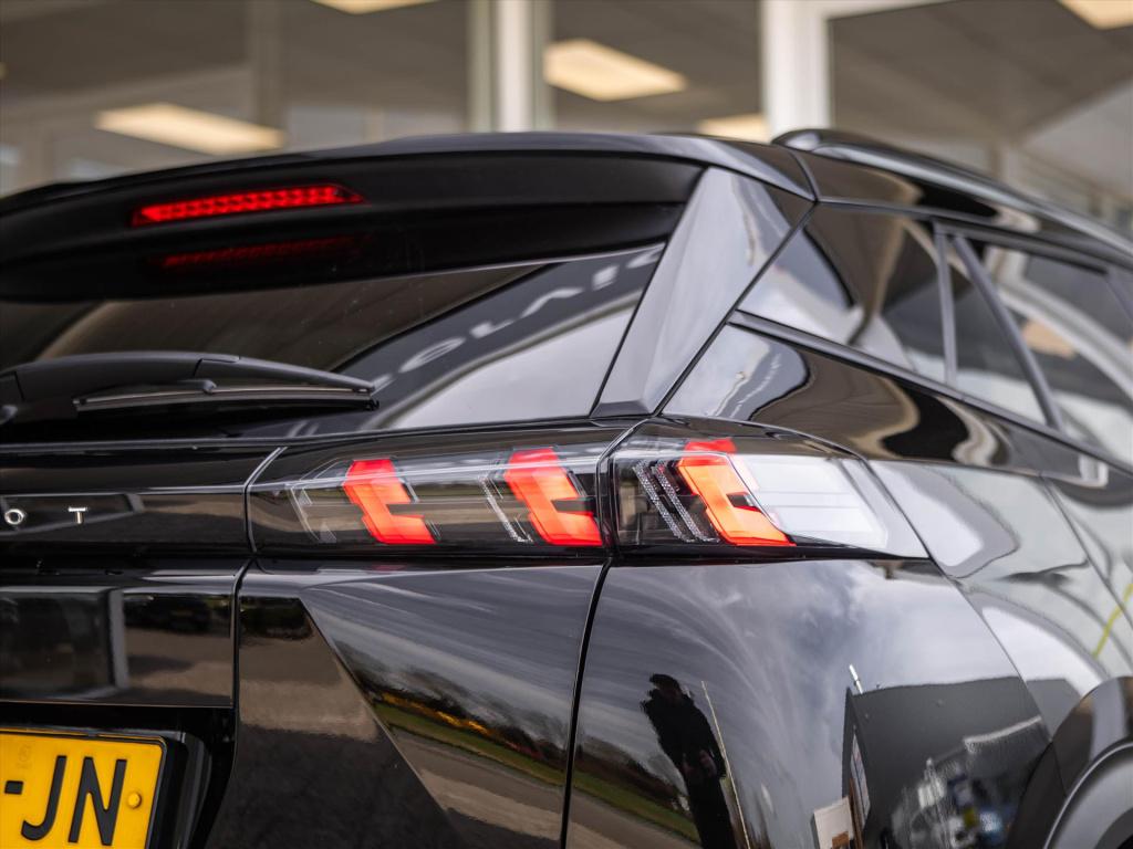 Peugeot 2008 1.2 puretech allure | trekhaak | bluetooth | apple carplay | a