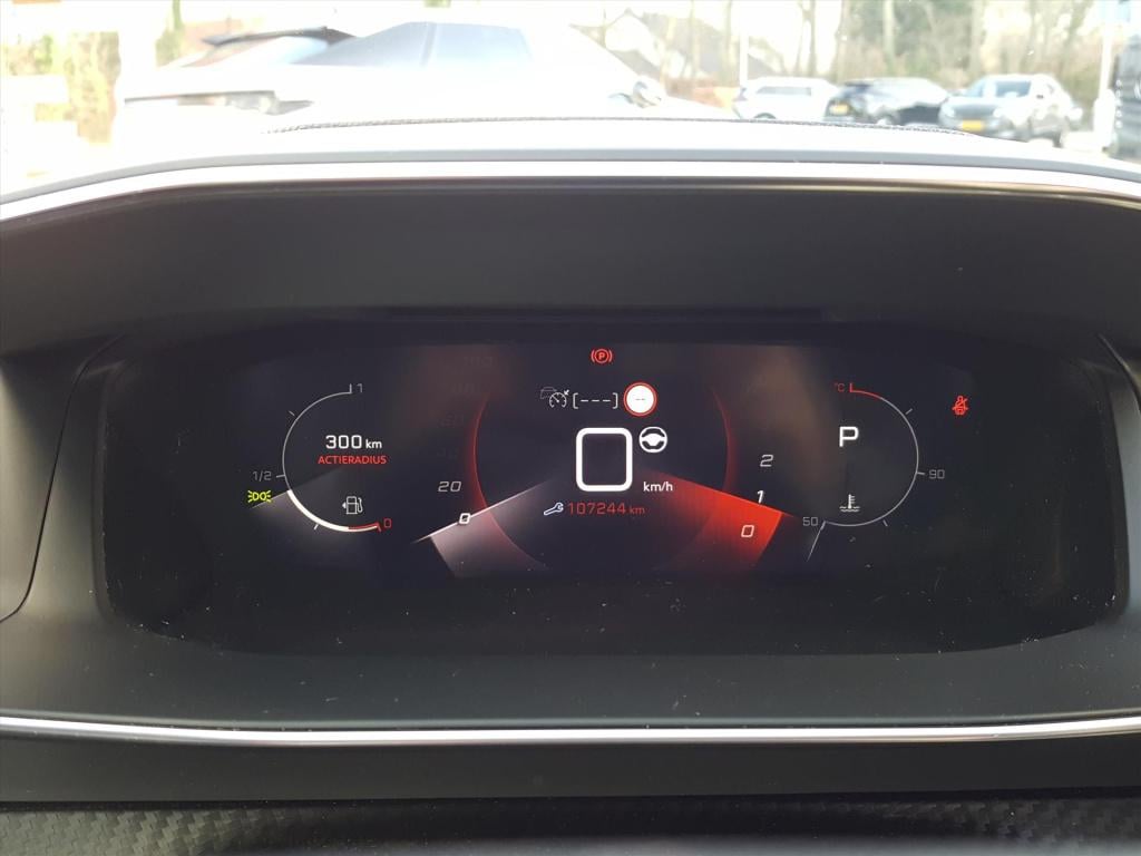 Peugeot 2008 allure 1.5 bluehdi 130pk automaat (eat8) apple carplay & andro