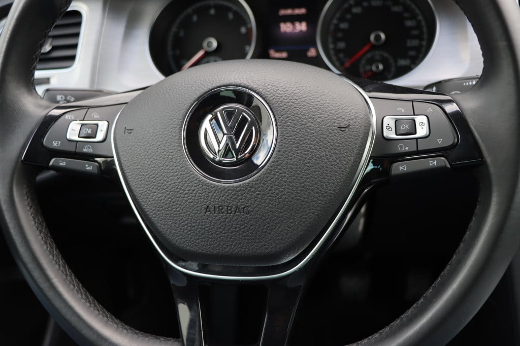 Volkswagen Golf variant 1.0 tsi connected series