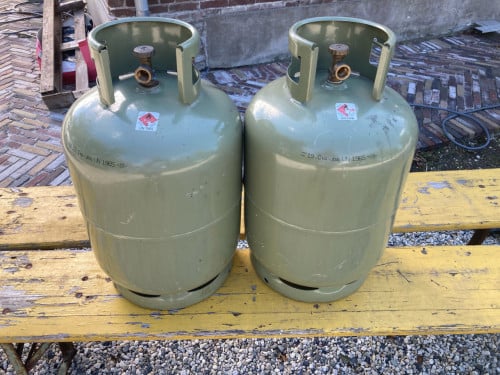 2x Gasfles groot (tarra 19kg) gekeurd t/m 2031