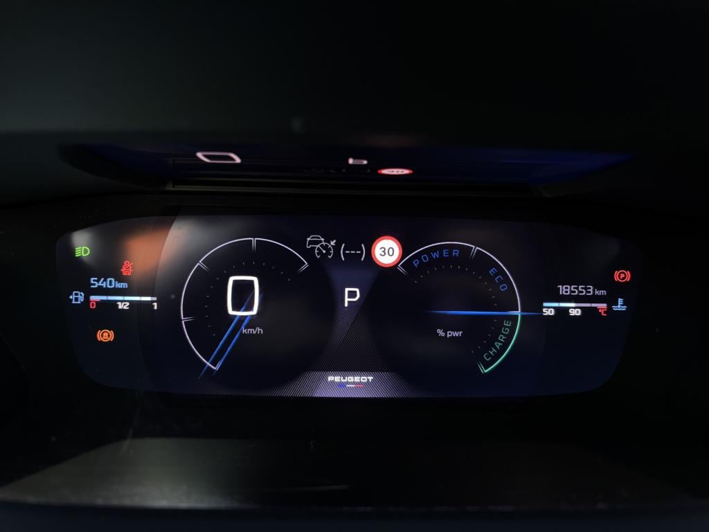 Peugeot 2008 gt automaat 1.2 hybrid 145