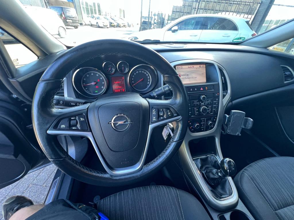 Opel Astra 1.4 turbo edition