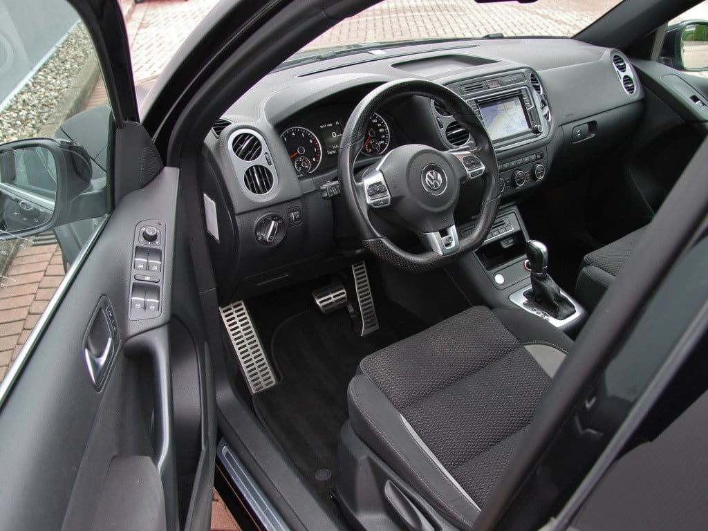 Volkswagen Tiguan 1.4 tsi 150pk dsg r-line | pano dak | trekhaak
