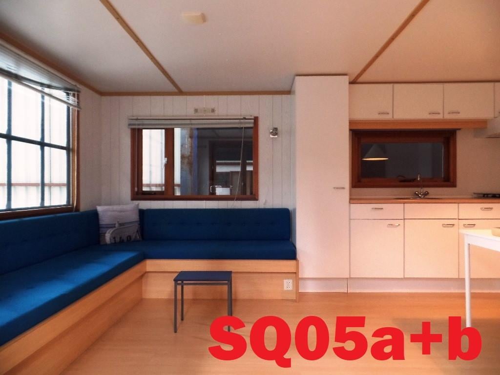 Compact Vroegop L-chalet met 1 slaapkamer te koop