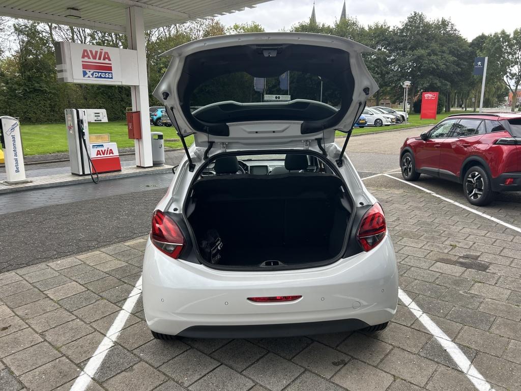 Peugeot 208 1.2 puretech 110pk 5d roland garros apple carplay | navigatie |