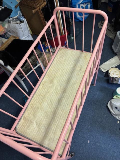 Gratis roze ziekenhuisbedje