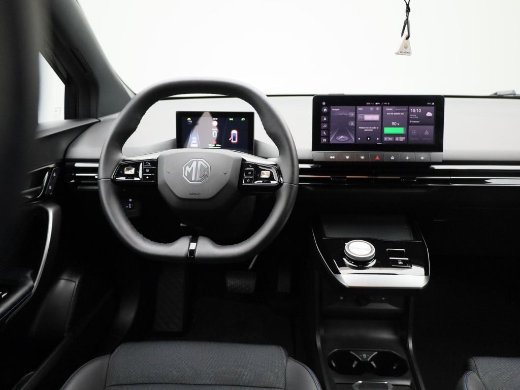 MG Mg4 64 kwh luxury