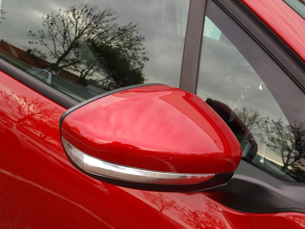 Peugeot 2008 1.2 puretech 110pk signature automaat eat6 navigatie | trekhaa