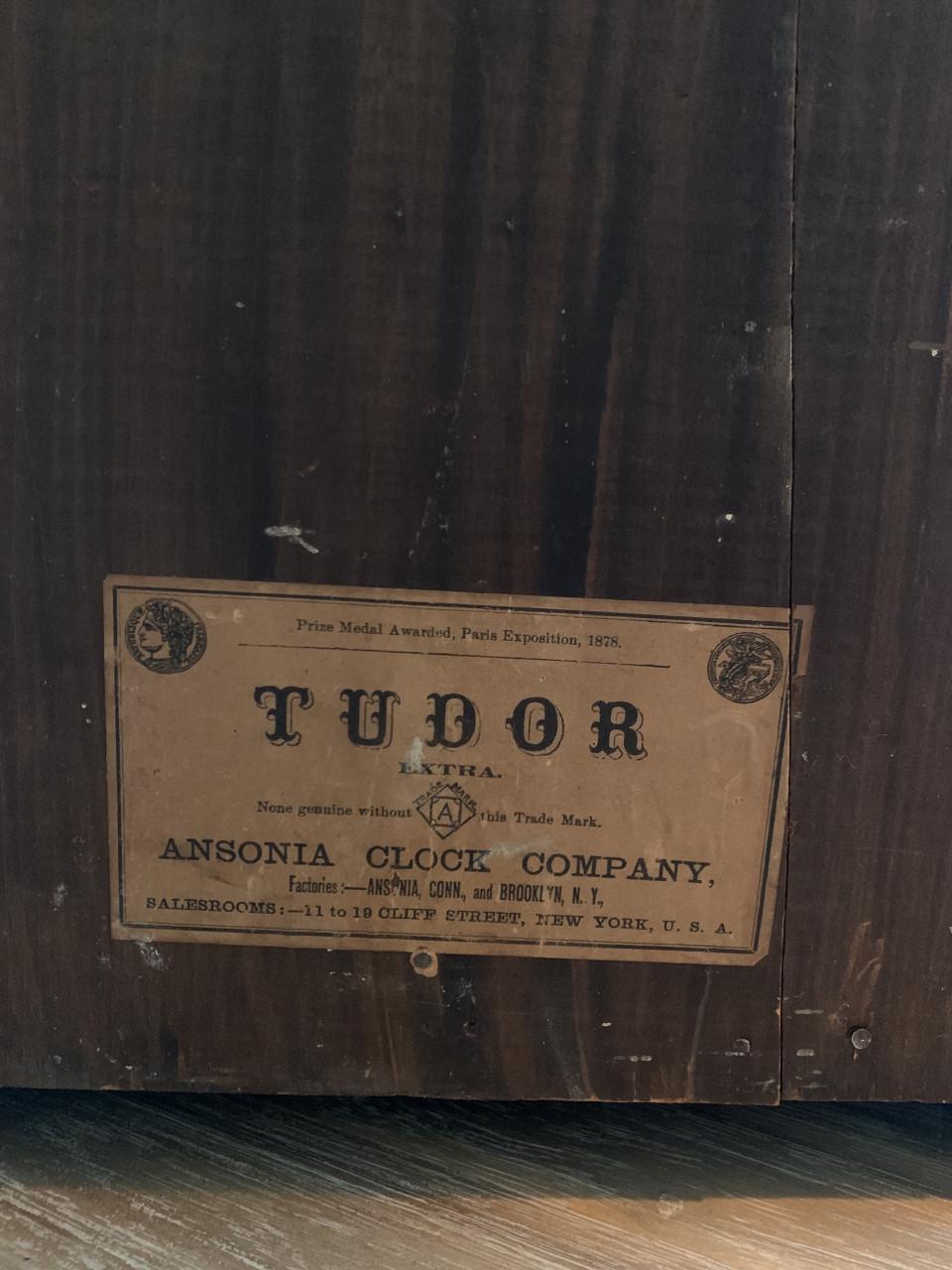 ✨Schitterende Amerikaanse Tudor Tafelklok uit New York!✨