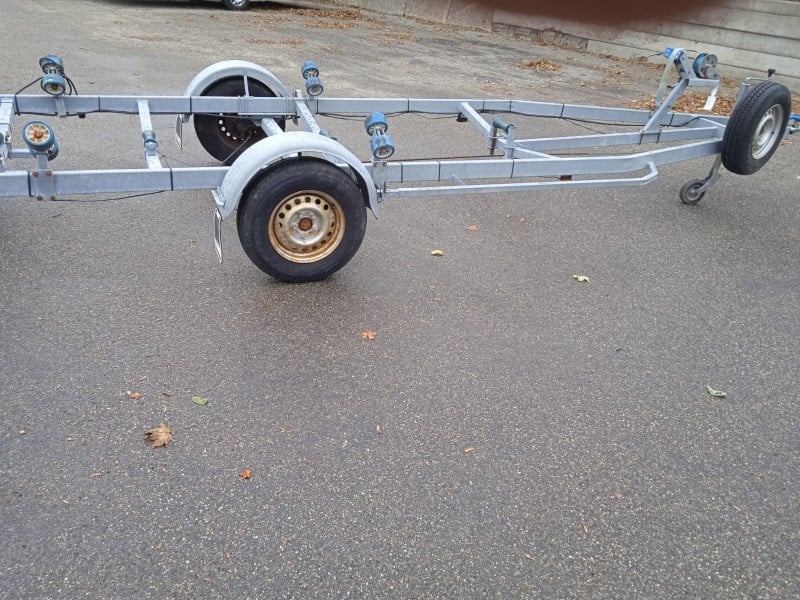Boten trailer