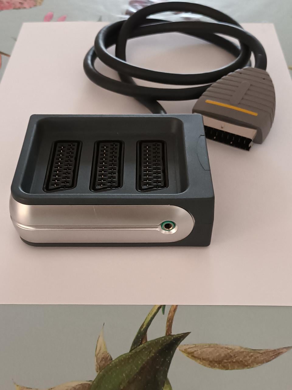 Bandridge 3 voudige Scart verdeel unit.