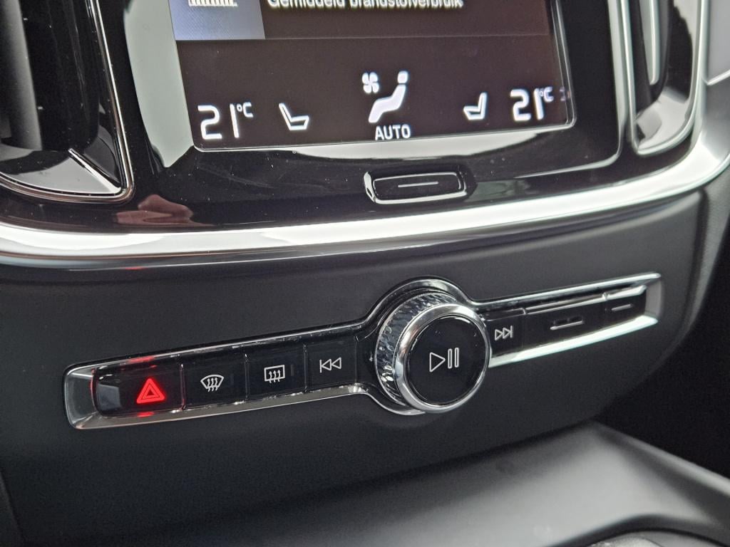 Volvo V60 2.0 b3 momentum advantage | r-design | acc | carplay