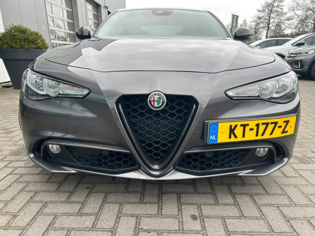 Alfa Romeo Giulia 2.0t * veloce pakket * stoel + stuur verwarming * leder