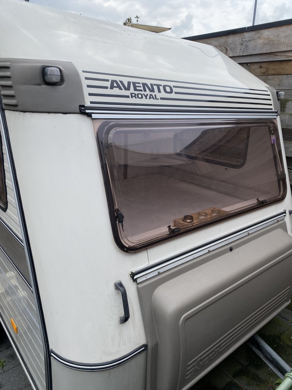 Caravan avento royal 395