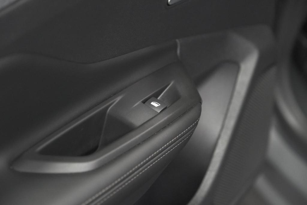 Peugeot 408 1.6 hybrid 225 eat8 allure | adaptieve cruise control | camera 