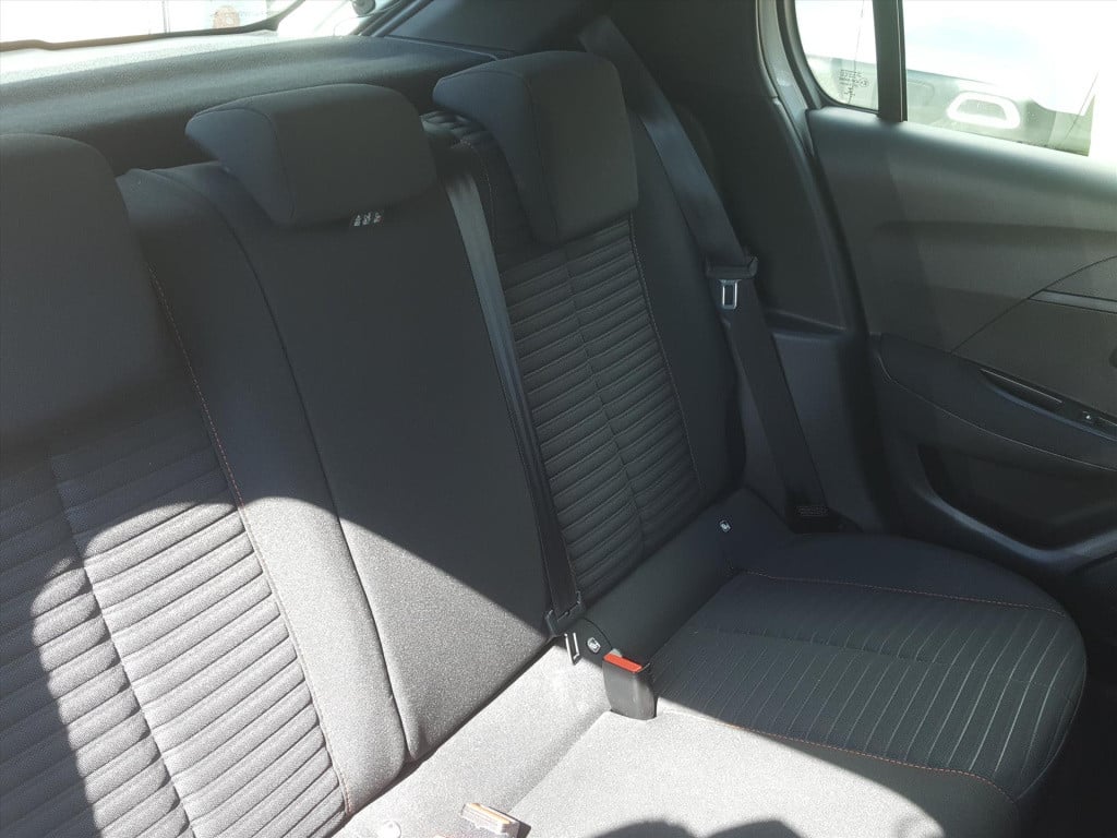 Peugeot 208 active pack 50kwh 136pk 1-fase 12% bijtelling cruise & climate 