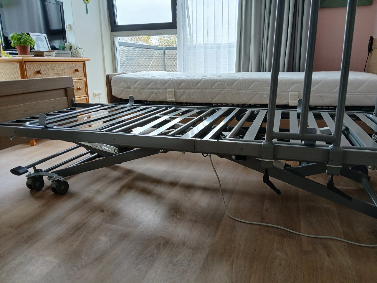 Elektrisch verstelbaar 2 persoons bed.