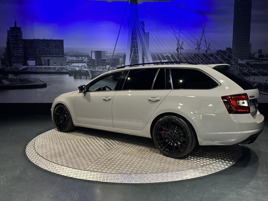 Skoda Octavia combi 2.0 tsi rs 245 *full options*concaver wheels*milltek*to