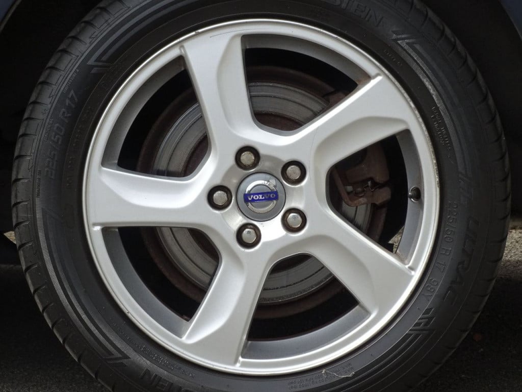 Volvo V70 2.0t momentum automaat | leder | bluetooth | stoelverwarming | na