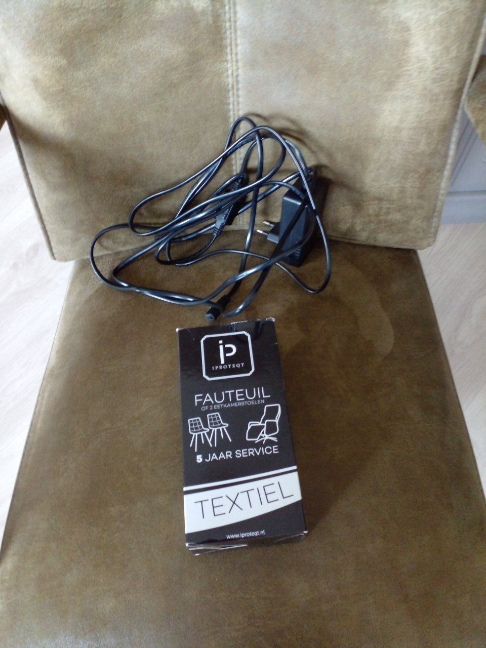 Relaxfauteuil Nijland M kleur: Bull Moss 59, elektrisch.