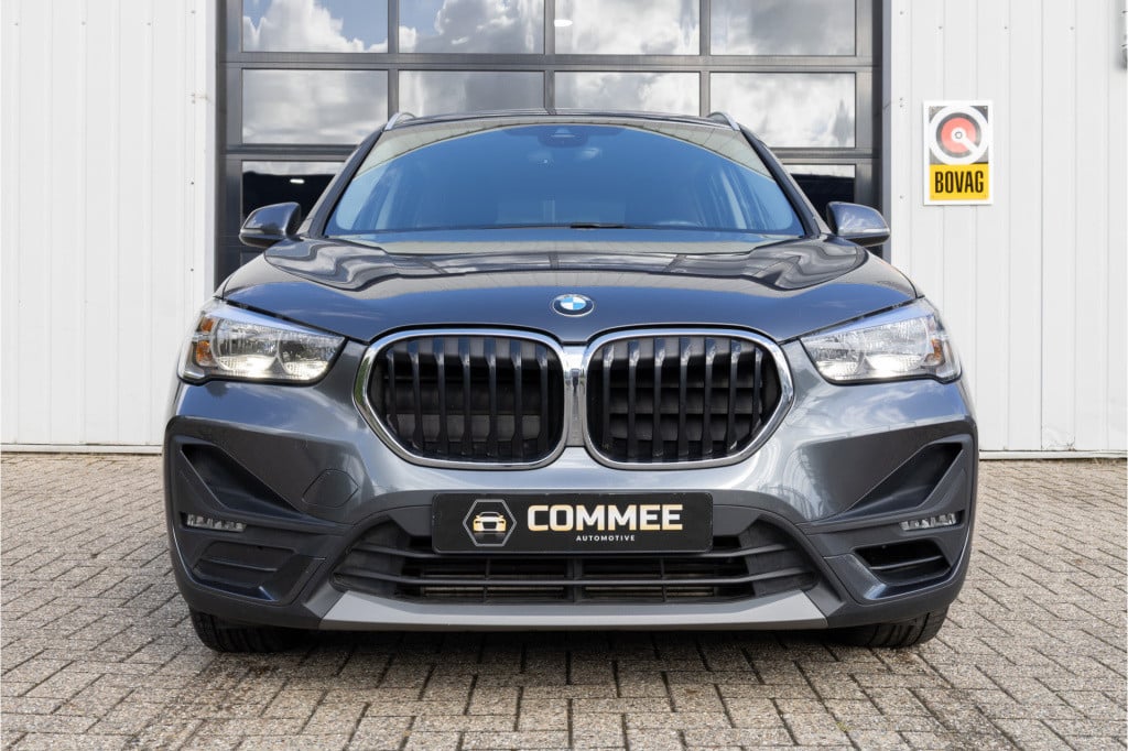 BMW X1 xdrive25e ✅trekhaak✅nav✅cc