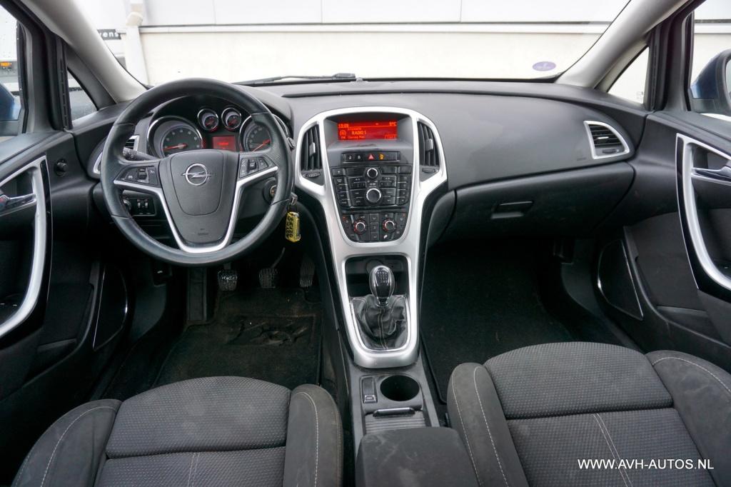 Opel Astra sports tourer 1.4 turbo sport
