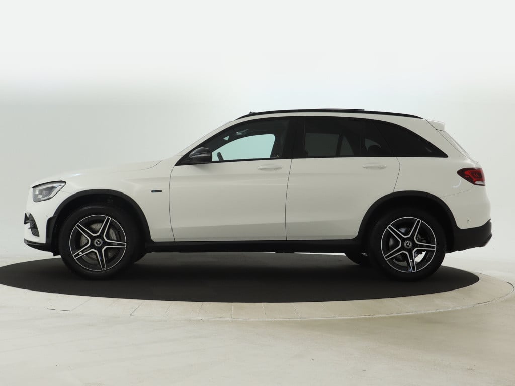 Mercedes-Benz Glc 300 e 4matic premium plus | trekhaak | panoramadak | sfee