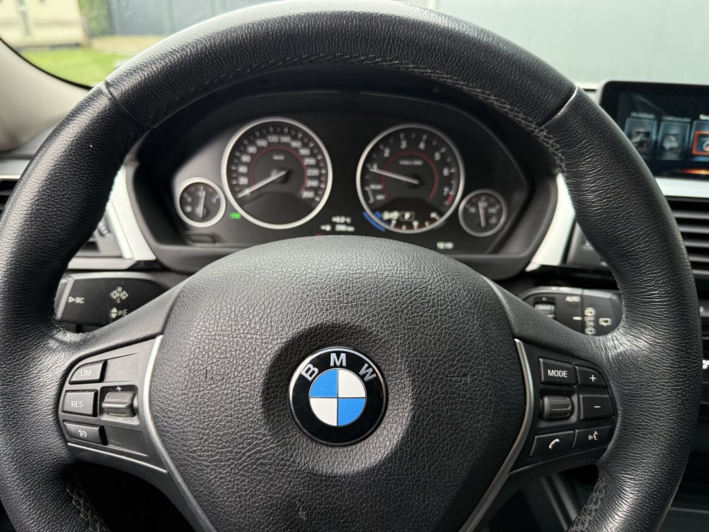 BMW 3-serie touring 318i automaat high executive sportline