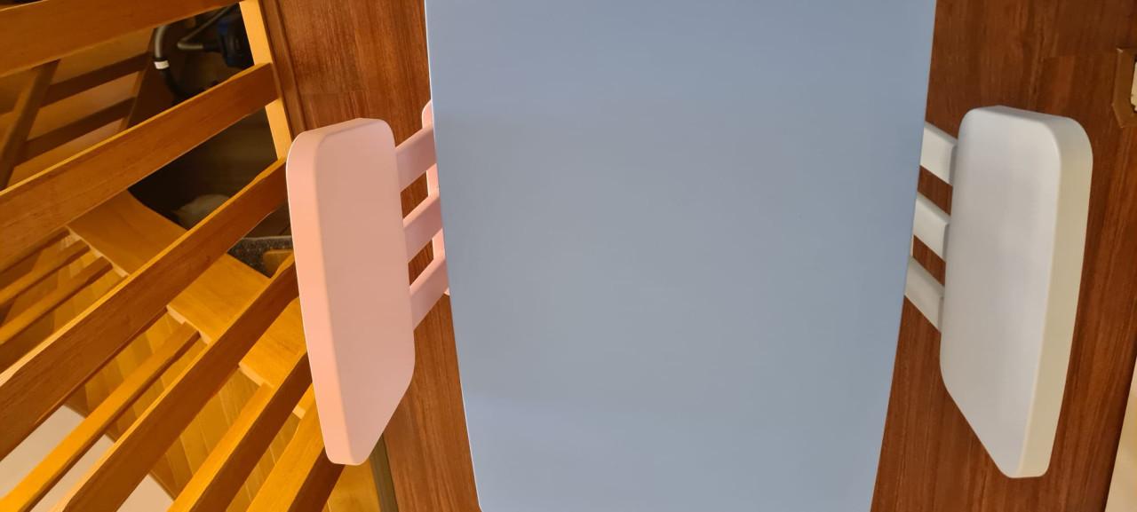 Kinder speeltafel en 2 stoeltjes