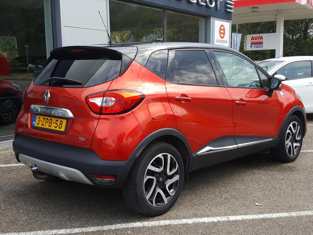 Renault Captur tce 120pk edc helly hansen | navigatie | trekhaak | bluetoot