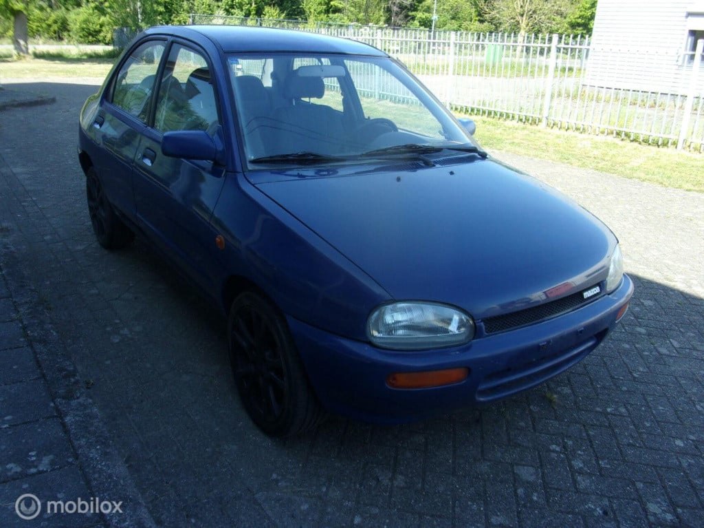 Mazda 121 1.3i glx