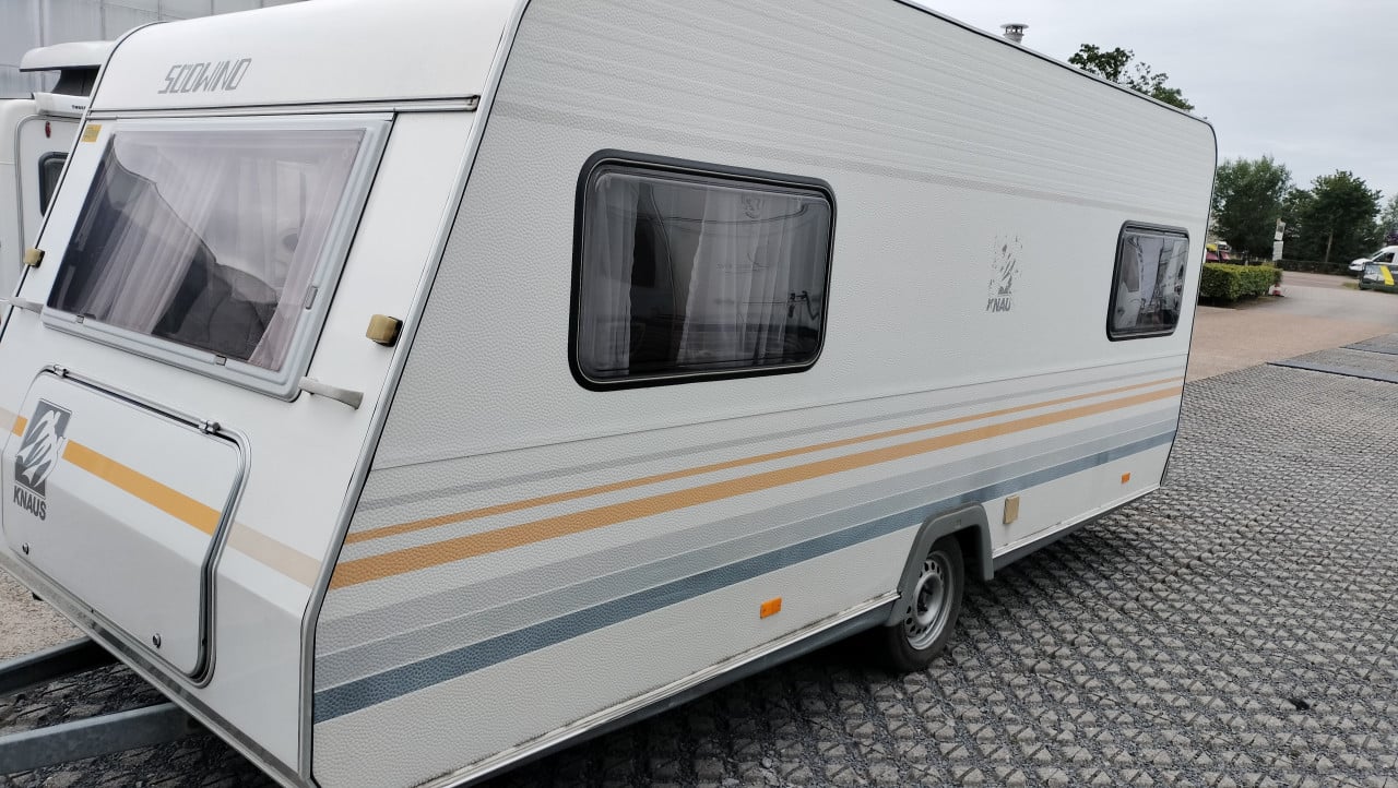 Knaus Sudwind 485 TU met voortent