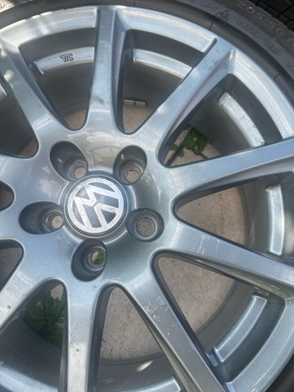Velgen met winterbanden 205/50 R17