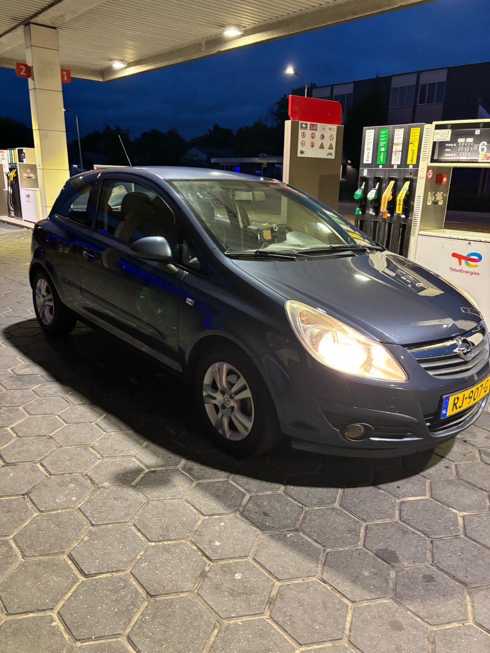 Opel Corsa D 1.2 - 16v bj-2006 carplay