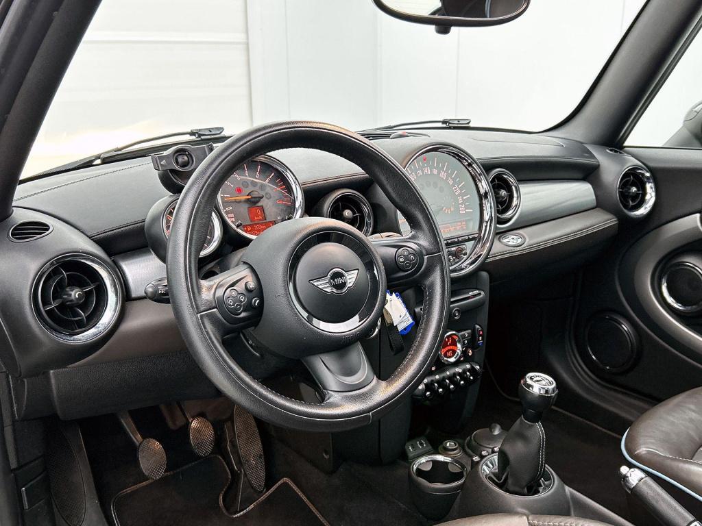 Mini Cooper Cabrio mini 1.6 | lmv | parkeer sensoren | leder | cruise contr