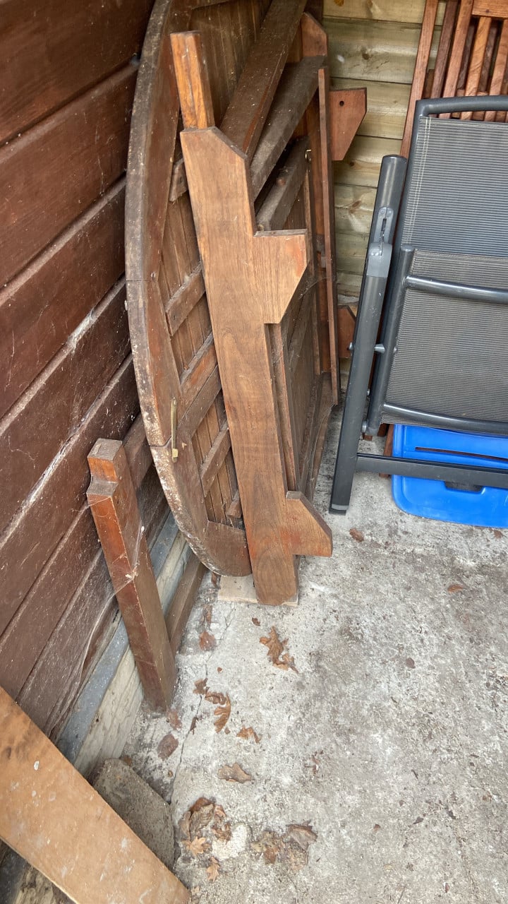 Tuinstoel en tuintafel
