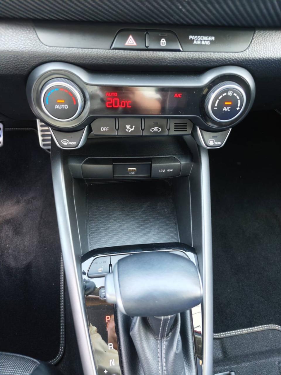 Kia Stonic 1.0 t-gdi mhev gt-line | 120pk | stuur-/stoelverwarming | naviga