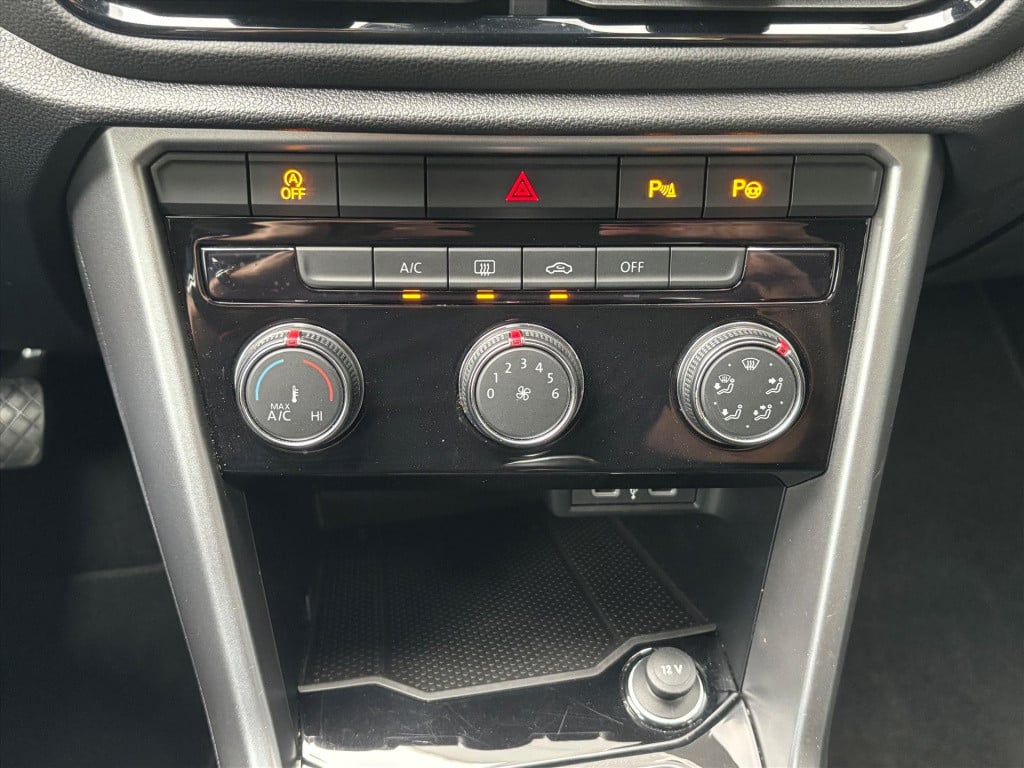 Volkswagen T-roc 1.0 tsi 110pk life| carplay| autom inparkeren|led| rijklaa