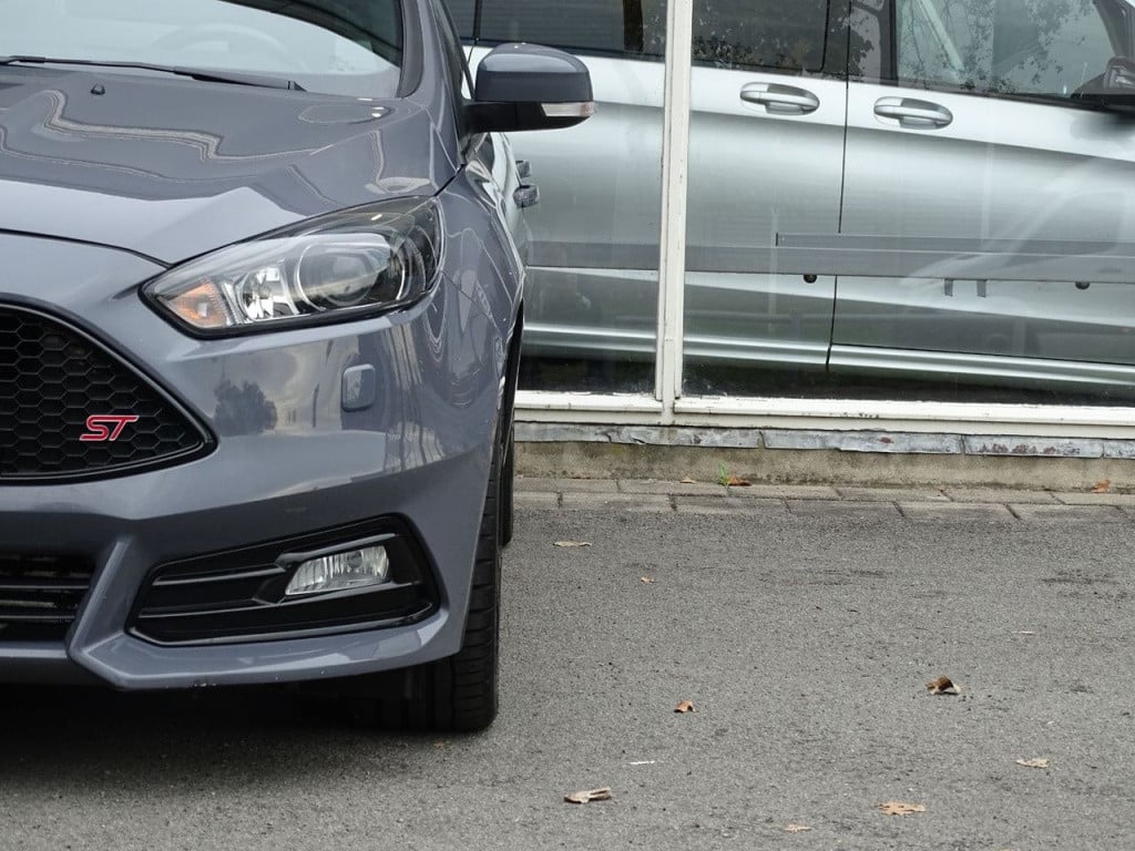 Ford Focus wagon 2.0 st-3 250pk | camera | recaro | 19"