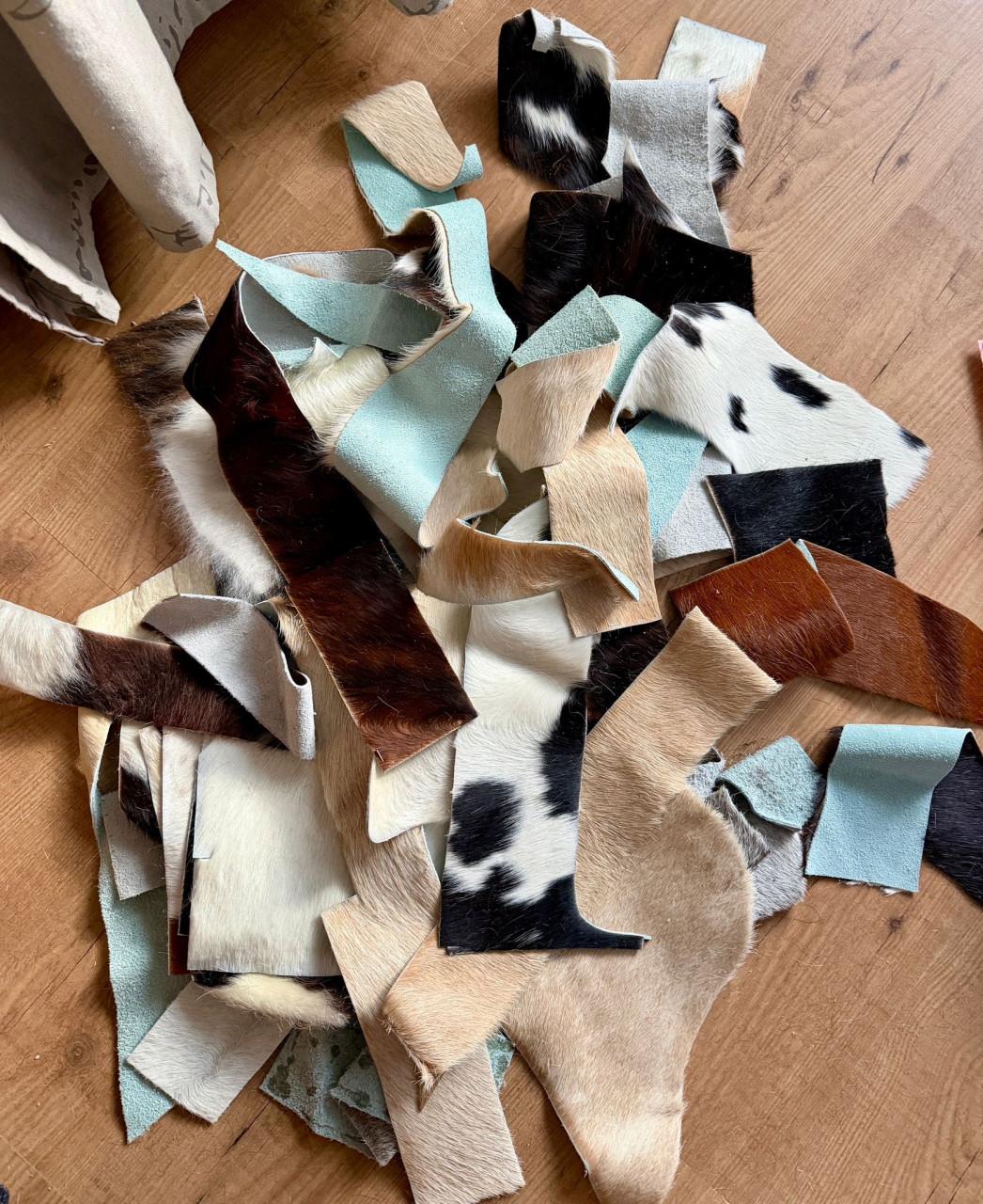 Doos met (koeien) huiden