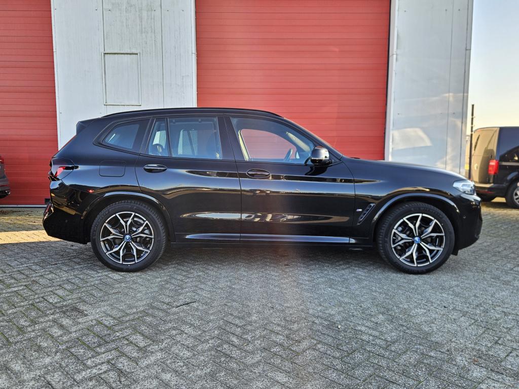 BMW X3 xdrive30e m-sport | pano | acc | camera