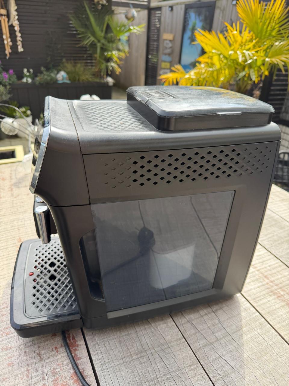 Koffiemachine Philips EP2220 ( gratis melkschuimer erbij)