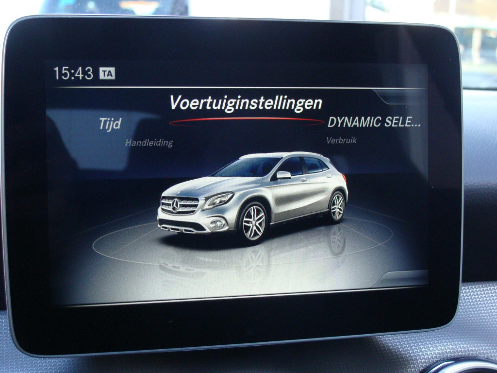 Mercedes-Benz Gla-klasse 180 premium urban