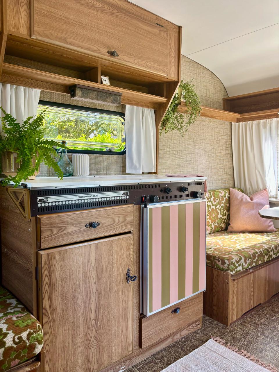 Te koop mooie retro munsterland caravan 380