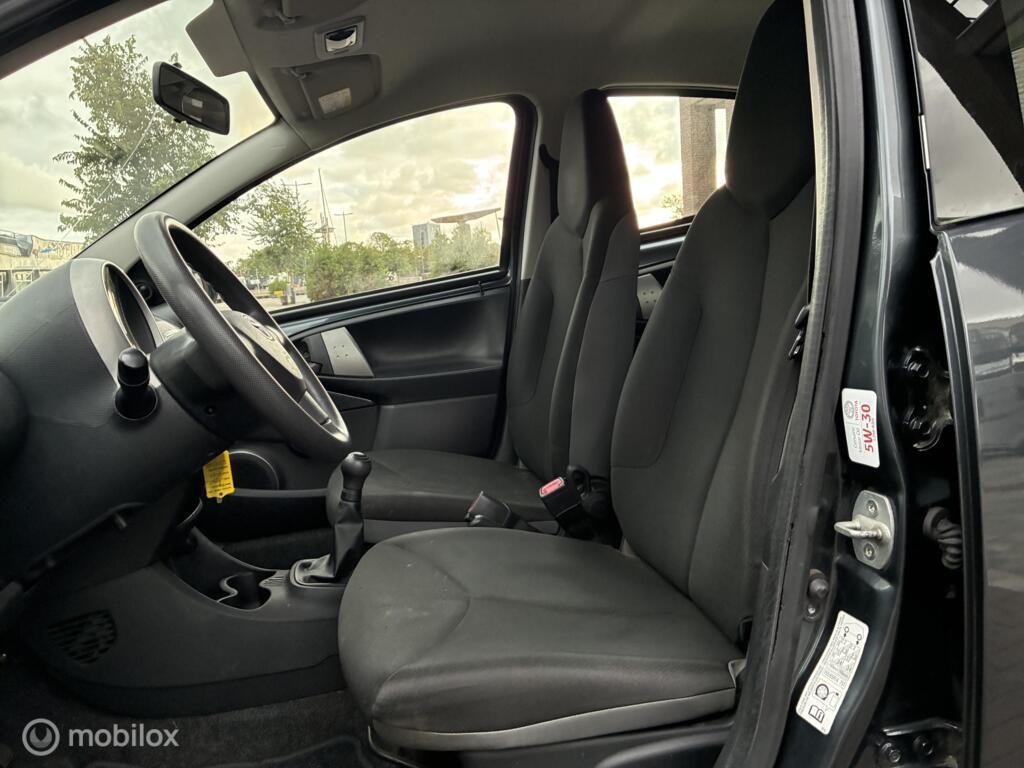 Toyota Aygo 1.0 VVT-i Tomtom Go Airco km116.001 Nap 5Deurs BJ2013